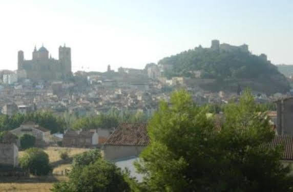 Apartamentos Mequedo Alcañiz Eksteriør bilde